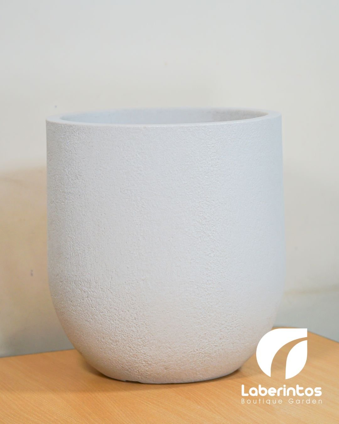 Maceta Japi Rustica Cask color blanco envejecido