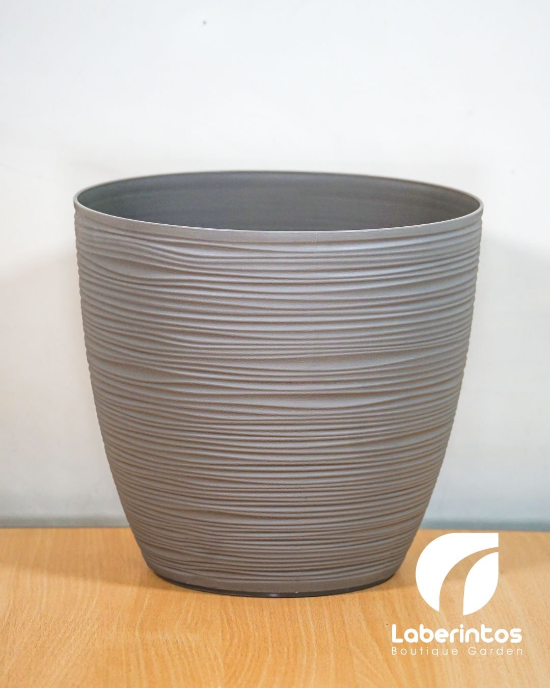 Maceta Redonda color Camel pl&aacute;stica