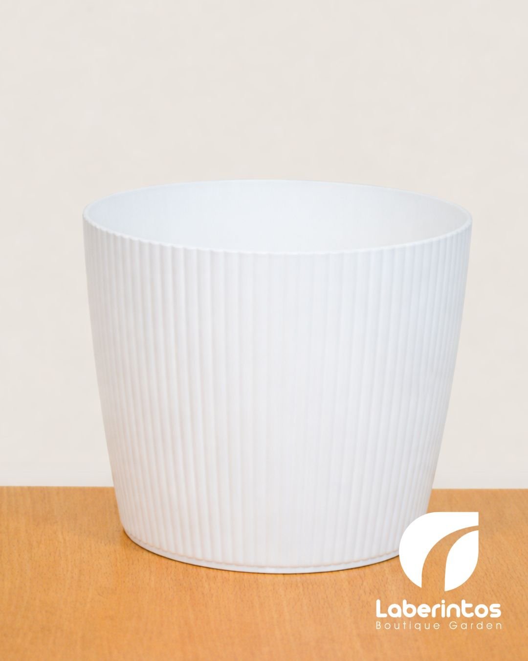 Maceta redonda Glam color blanca pl&aacute;stica